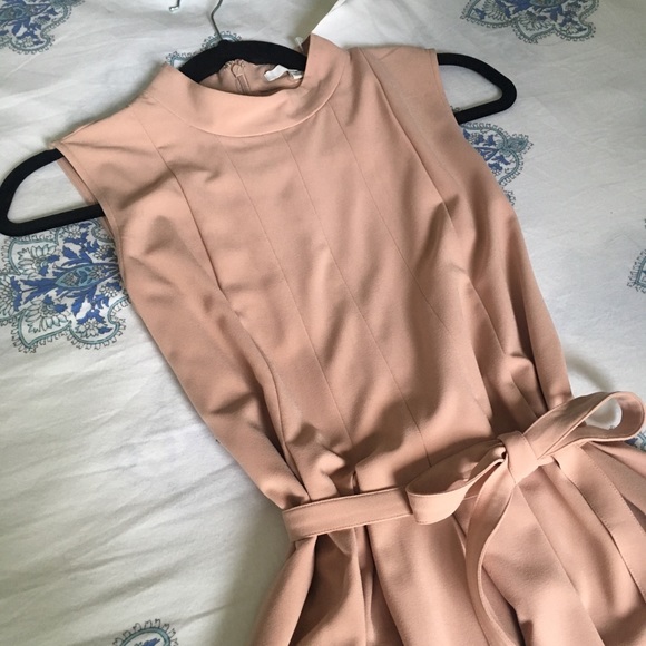 Classy Uniqlo Blush Dress - Picture 2 of 3
